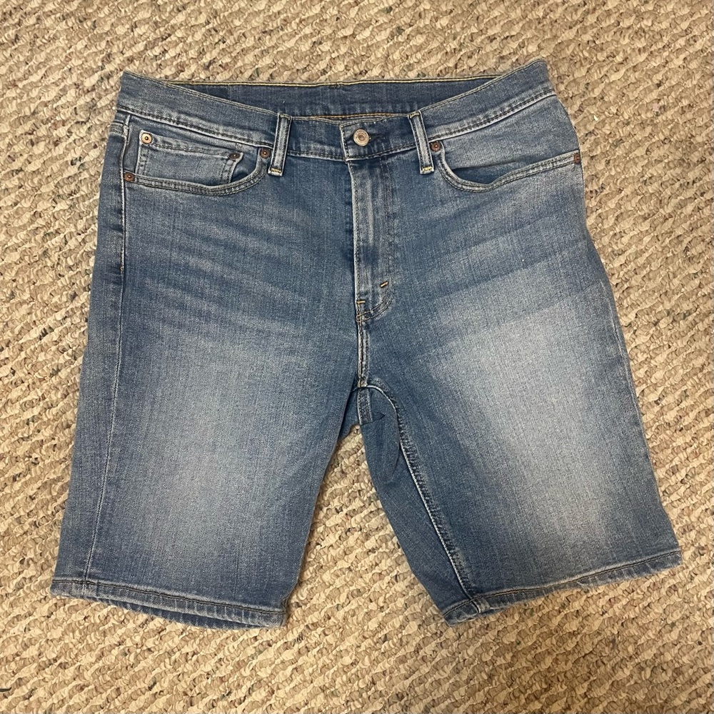 Levi’s 541 Athletic Taper Denim Shorts - Medium Wash - Size 34